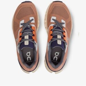 On Cloudstratus women’s size 9.5 used running shoes.